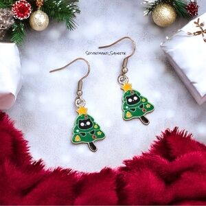 🎄 Festive Christmas Tree Black Cat Dangle Earrings​